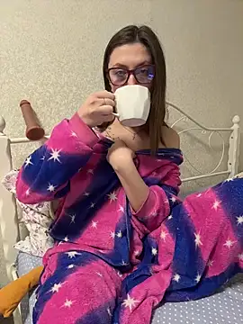 BeatriceTender online show from February 18, 6:15 pm