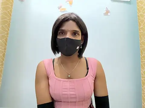 TransLisa7 online show from April 11, 8:57 pm