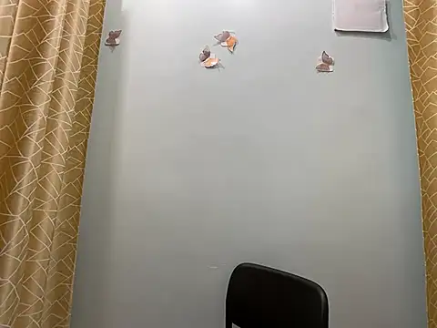 TransLisa7 online show from April 13, 7:19 pm