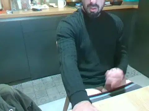 giorgakaci69 online show from December 30, 1:36 pm