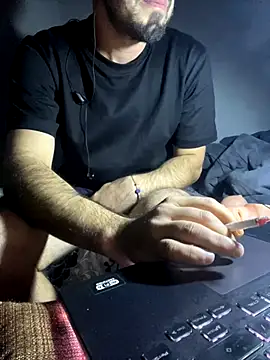 giorgakaci69 online show from November 5, 12:32 am