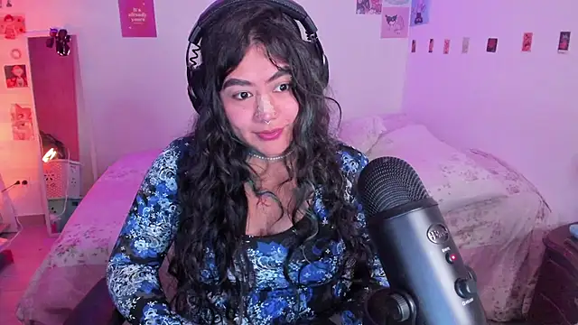 StephaniFox online show from January 13, 8:37 am