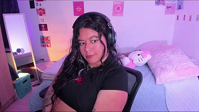 StephaniFox online show from February 4, 5:21 am