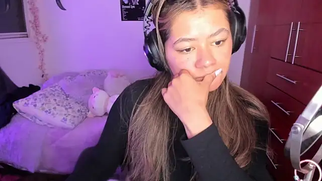 StephaniFox online show from March 16, 11:31 pm