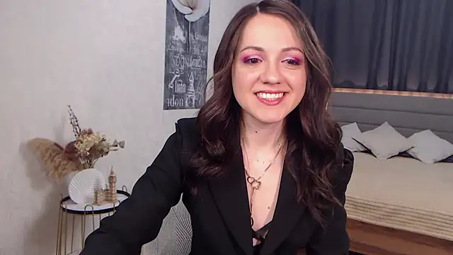 SusanMorado online show from February 6, 7:35 am