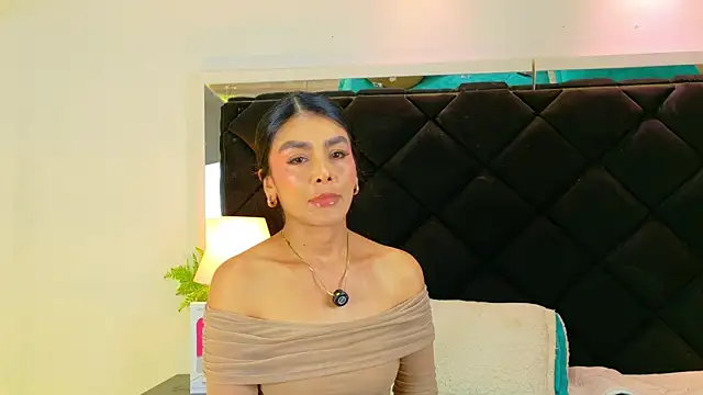 Snapshot of Holly_Brensonexx_ chatting on November 12, 1:44 pm Holly Brensonexx online show from November 12, 1:44 pm