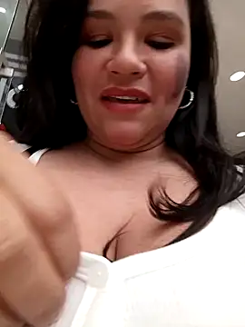 Snapshot of Julieta-tits chatting on December 4, 7:34 pm Julieta-tits online show from December 4, 7:34 pm