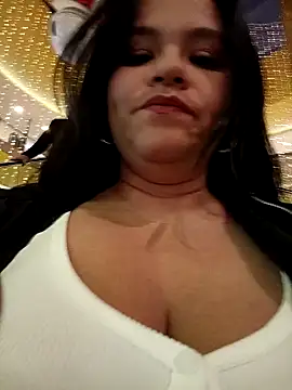 Snapshot of Julieta-tits chatting on December 12, 12:05 am Julieta-tits online show from December 12, 12:05 am