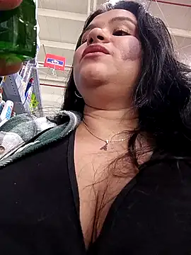 Snapshot of Julieta-tits chatting on January 28, 8:36 pm Julieta-tits online show from January 28, 8:36 pm