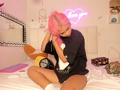 Snapshot of lilith_horny chatting on January 7, 9:34 am lilith horny online show from January 7, 9:34 am