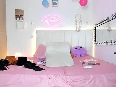 Snapshot of lilith_horny chatting on February 10, 6:12 pm lilith horny online show from February 10, 6:12 pm