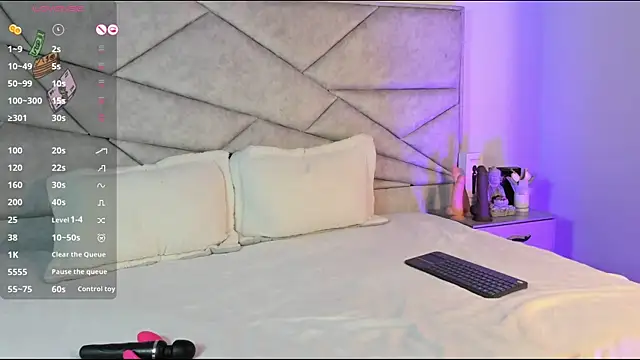 Snapshot of 1m_megan chatting on February 25, 4:24 am 1m megan online show from February 25, 4:24 am