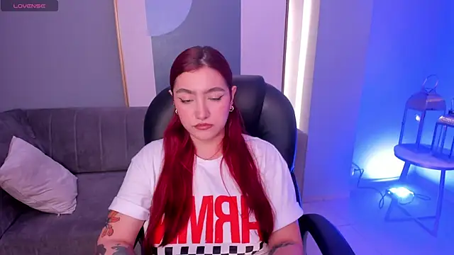 Snapshot of ViolettCastel chatting on February 5, 7:42 pm ViolettCastel online show from February 5, 7:42 pm