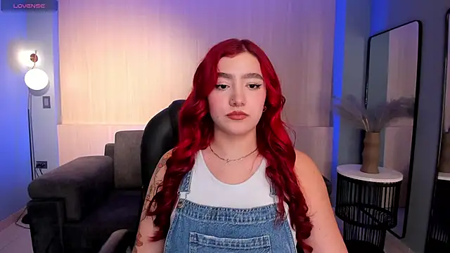 Snapshot of ViolettCastel chatting on February 18, 7:19 pm ViolettCastel online show from February 18, 7:19 pm