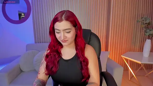 Snapshot of ViolettCastel chatting on February 25, 7:47 pm ViolettCastel online show from February 25, 7:47 pm