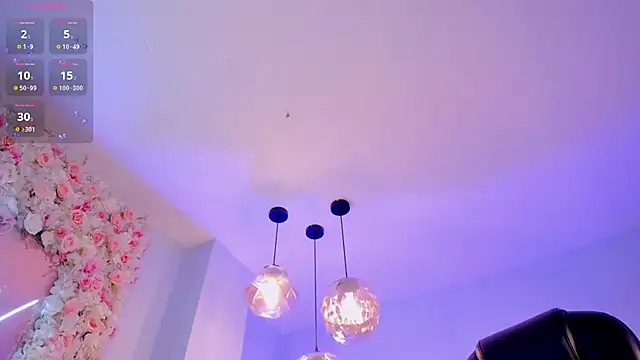 Snapshot of ViolettCastel chatting on March 17, 10:49 pm ViolettCastel online show from March 17, 10:49 pm