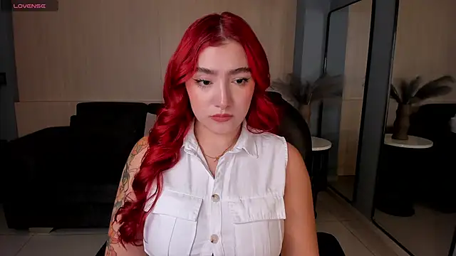 Snapshot of ViolettCastel chatting on September 28, 4:23 pm ViolettCastel online show from September 28, 4:23 pm