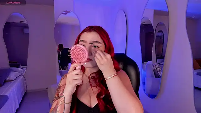 Snapshot of ViolettCastel chatting on September 29, 7:19 pm ViolettCastel online show from September 29, 7:19 pm