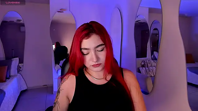 Snapshot of ViolettCastel chatting on September 30, 6:46 pm ViolettCastel online show from September 30, 6:46 pm