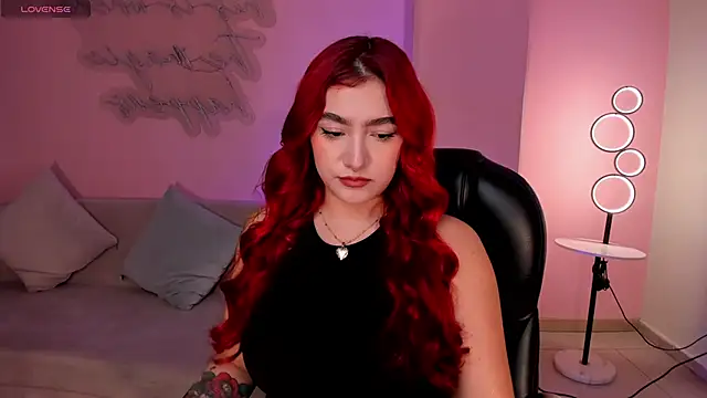 Snapshot of ViolettCastel chatting on October 6, 7:00 pm ViolettCastel online show from October 6, 7:00 pm