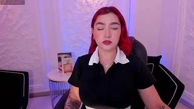 Snapshot of ViolettCastel chatting on October 8, 6:38 pm ViolettCastel online show from October 8, 6:38 pm