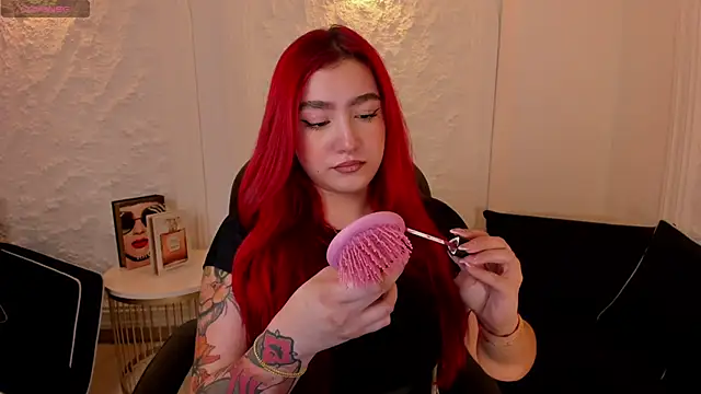 Snapshot of ViolettCastel chatting on October 15, 7:03 pm ViolettCastel online show from October 15, 7:03 pm