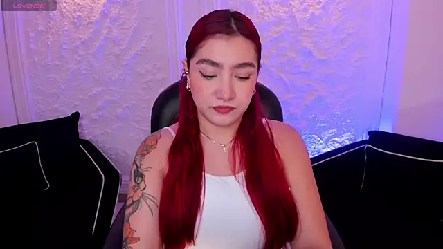 Snapshot of ViolettCastel chatting on October 17, 7:05 pm ViolettCastel online show from October 17, 7:05 pm