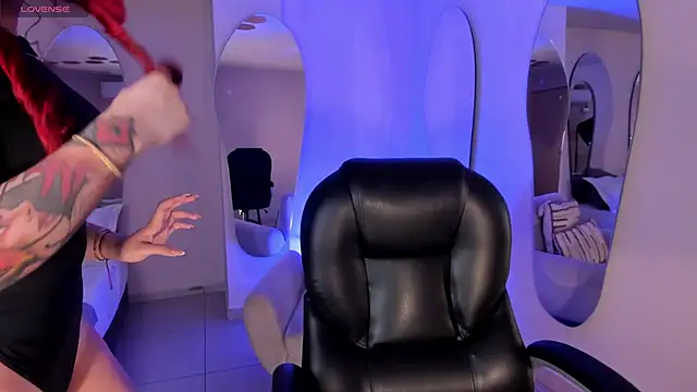 Snapshot of ViolettCastel chatting on October 24, 7:10 pm ViolettCastel online show from October 24, 7:10 pm