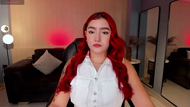 Snapshot of ViolettCastel chatting on October 27, 7:18 pm ViolettCastel online show from October 27, 7:18 pm