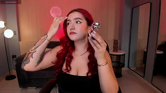 Snapshot of ViolettCastel chatting on October 30, 7:14 pm ViolettCastel online show from October 30, 7:14 pm