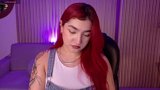 Snapshot of ViolettCastel chatting on November 5, 7:14 pm ViolettCastel online show from November 5, 7:14 pm