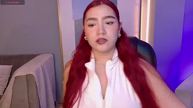 Snapshot of ViolettCastel chatting on November 13, 7:13 pm ViolettCastel online show from November 13, 7:13 pm