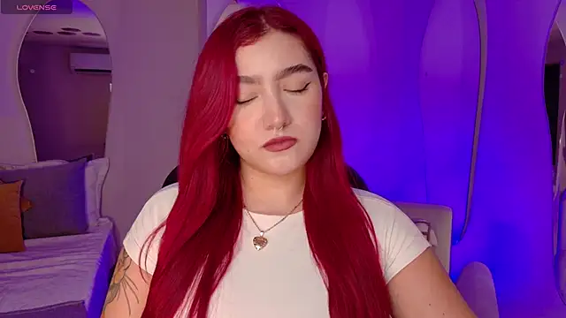 Snapshot of ViolettCastel chatting on November 15, 7:32 pm ViolettCastel online show from November 15, 7:32 pm