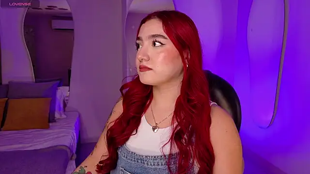 Snapshot of ViolettCastel chatting on November 28, 7:27 pm ViolettCastel online show from November 28, 7:27 pm