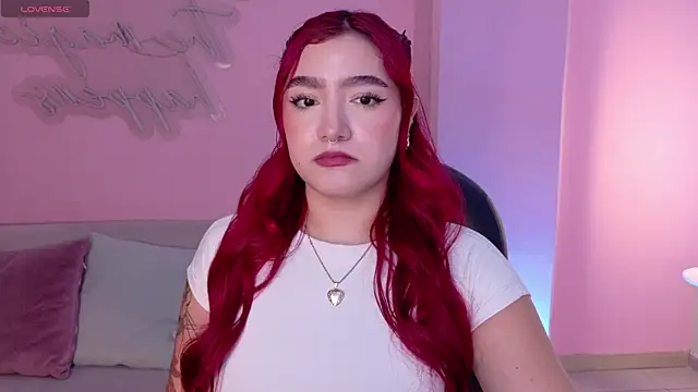 Snapshot of ViolettCastel chatting on December 5, 6:59 pm ViolettCastel online show from December 5, 6:59 pm