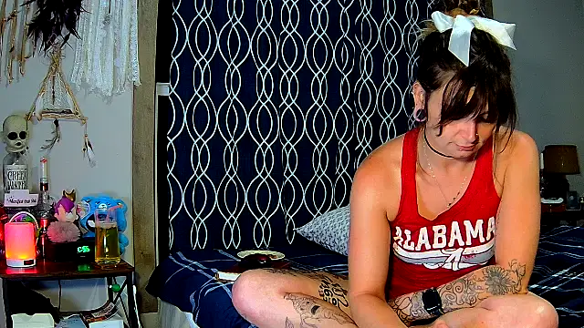 ZeelaXoXo online show from September 13, 4:01 am