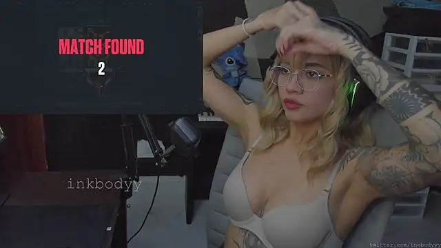 Snapshot of INKbodyy chatting on March 8, 1:28 am INKbodyy online show from March 8, 1:28 am