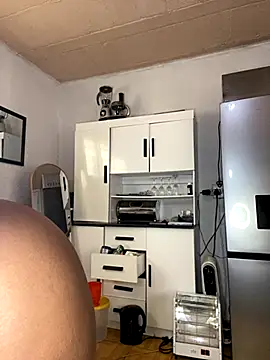 Snapshot of AssMilkymellowxx chatting on October 9, 12:14 pm AssMilkymellowxx online show from October 9, 12:14 pm