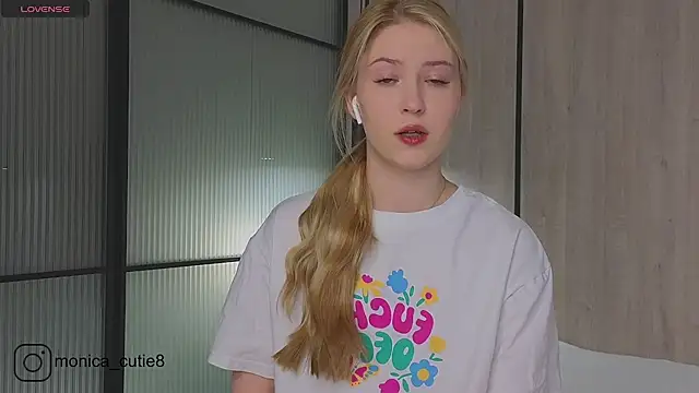 Monikacutie online show from February 28, 4:10 am