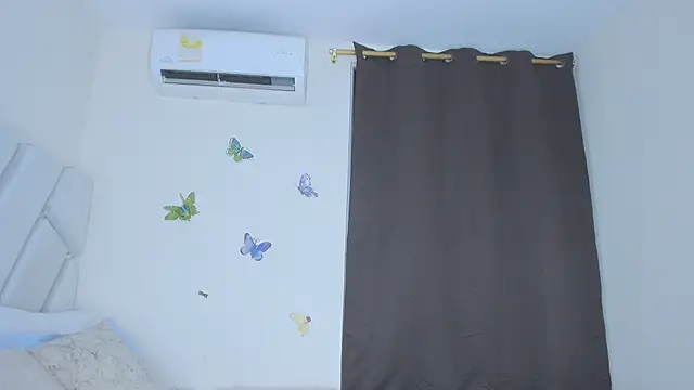 Snapshot of sofiacastillo01 chatting on February 14, 3:47 am sofiacastillo01 online show from February 14, 3:47 am