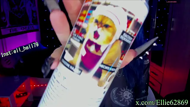 Snapshot of Kitty_goth chatting on March 21, 8:29 pm Kitty goth online show from March 21, 8:29 pm