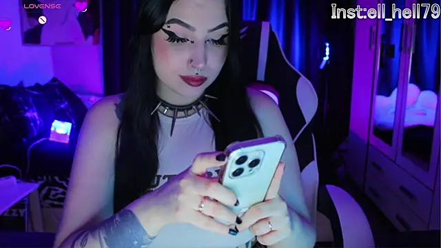 Snapshot of Kitty_goth chatting on January 8, 6:54 pm Kitty goth online show from January 8, 6:54 pm