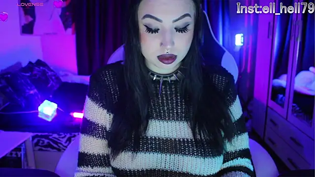 Snapshot of Kitty_goth chatting on January 12, 7:19 pm Kitty goth online show from January 12, 7:19 pm