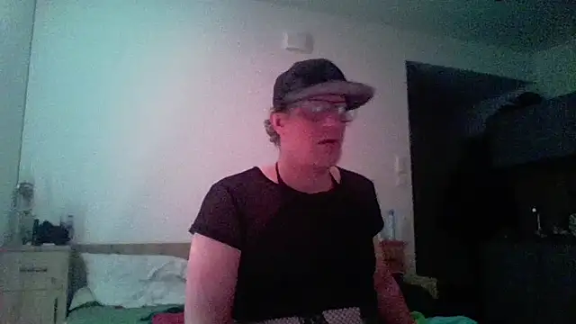 Bigthroaterboy online show from April 20, 11:39 pm