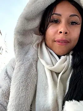 HaileyDiana online show from January 14, 11:27 am