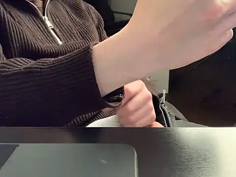 Snapshot of KendrickJiz chatting on November 21, 11:36 pm KendrickJiz online show from November 21, 11:36 pm