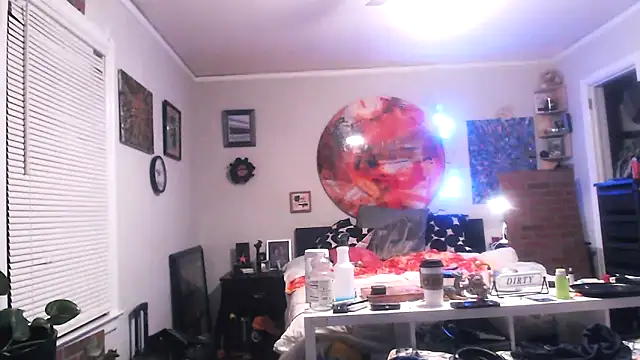 Snapshot of trash4cash chatting on January 31, 1:43 am trash4cash online show from January 31, 1:43 am