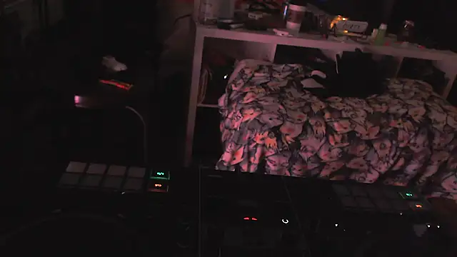 Snapshot of trash4cash chatting on January 31, 4:47 am trash4cash online show from January 31, 4:47 am