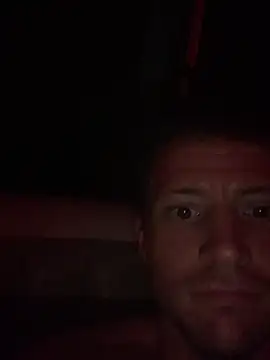 Snapshot of trash4cash chatting on February 9, 12:28 am trash4cash online show from February 9, 12:28 am