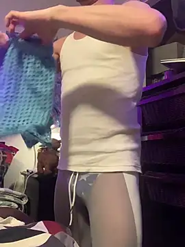 Snapshot of trash4cash chatting on February 17, 1:15 am trash4cash online show from February 17, 1:15 am